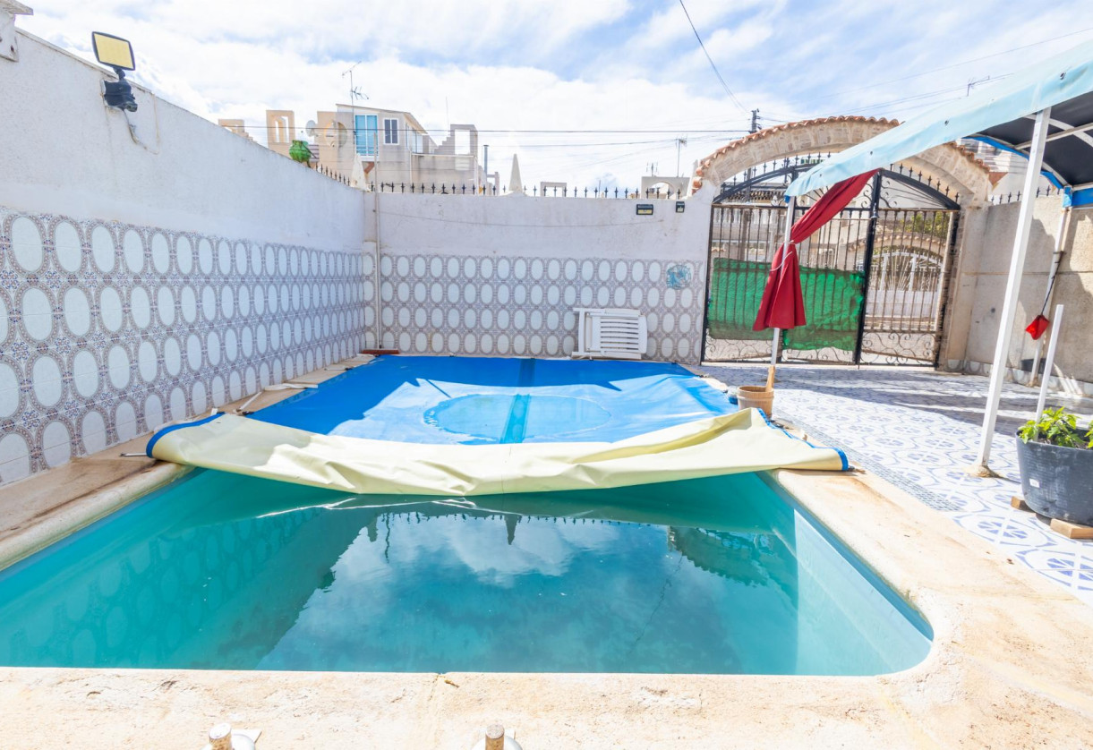 Sale · Chalet · Torrevieja · torreta III