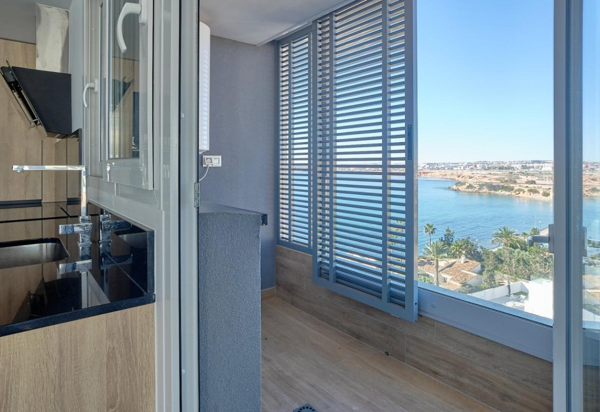 Resale · APARTAMENTO · Torrevieja · Punta Prima