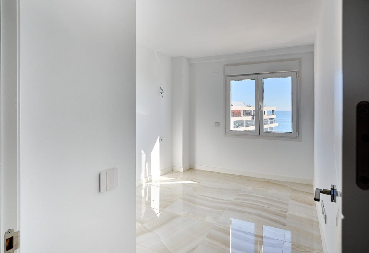 Resale · APARTAMENTO · Torrevieja · Punta Prima