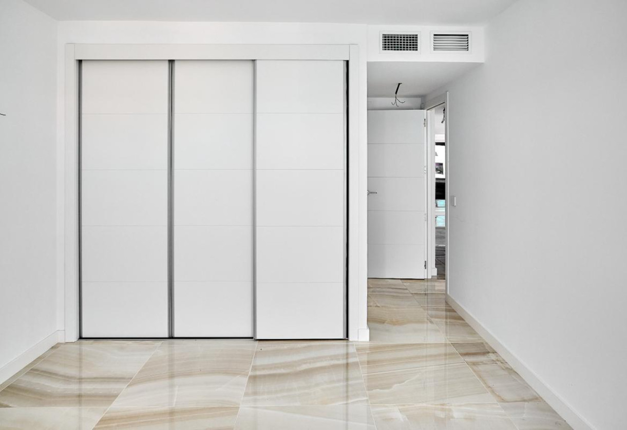 Resale · APARTAMENTO · Torrevieja · Punta Prima