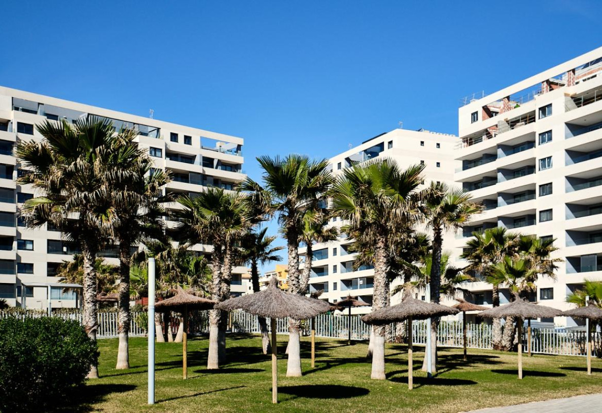 Resale · APARTAMENTO · Torrevieja · Punta Prima