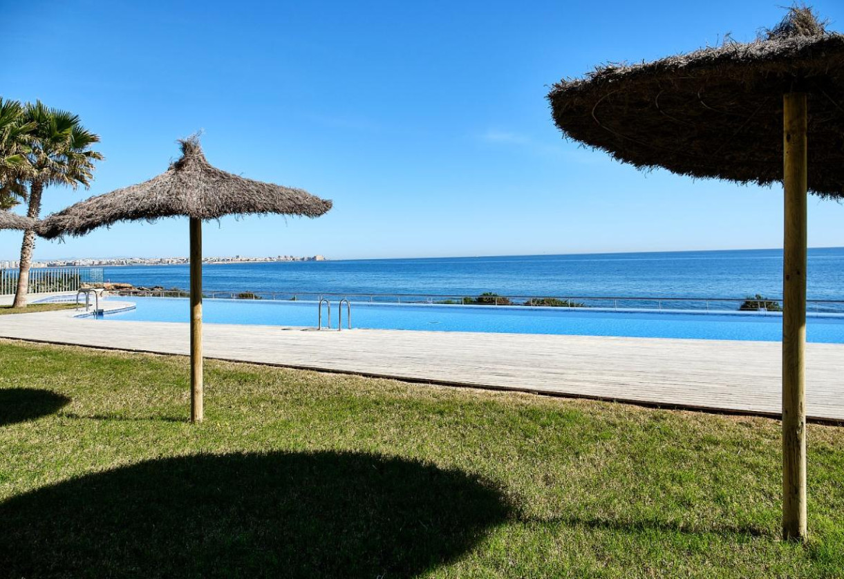 Resale · APARTAMENTO · Torrevieja · Punta Prima