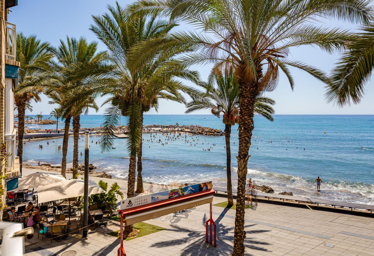 Rynek wtórny · APARTAMENTO · Torrevieja · Piscinas naturales