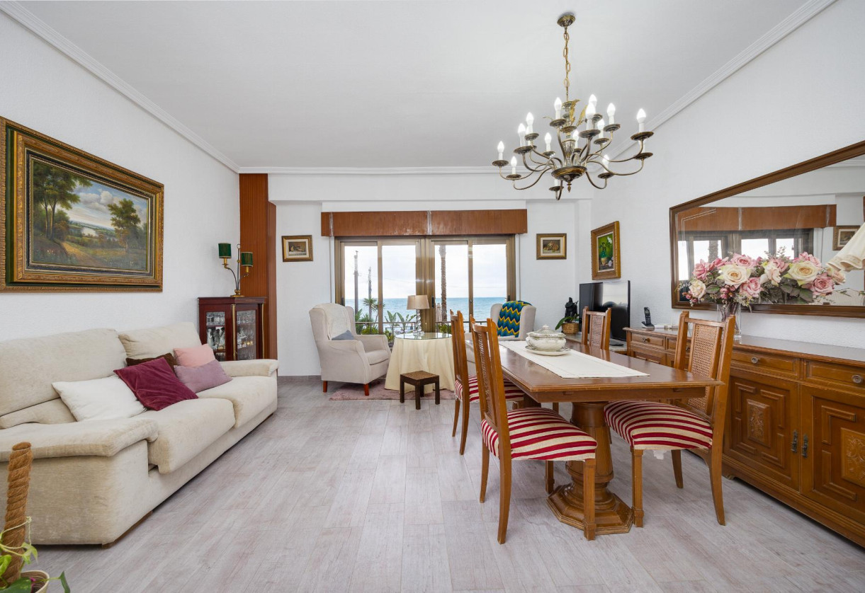 Rynek wtórny · APARTAMENTO · Torrevieja · Piscinas naturales