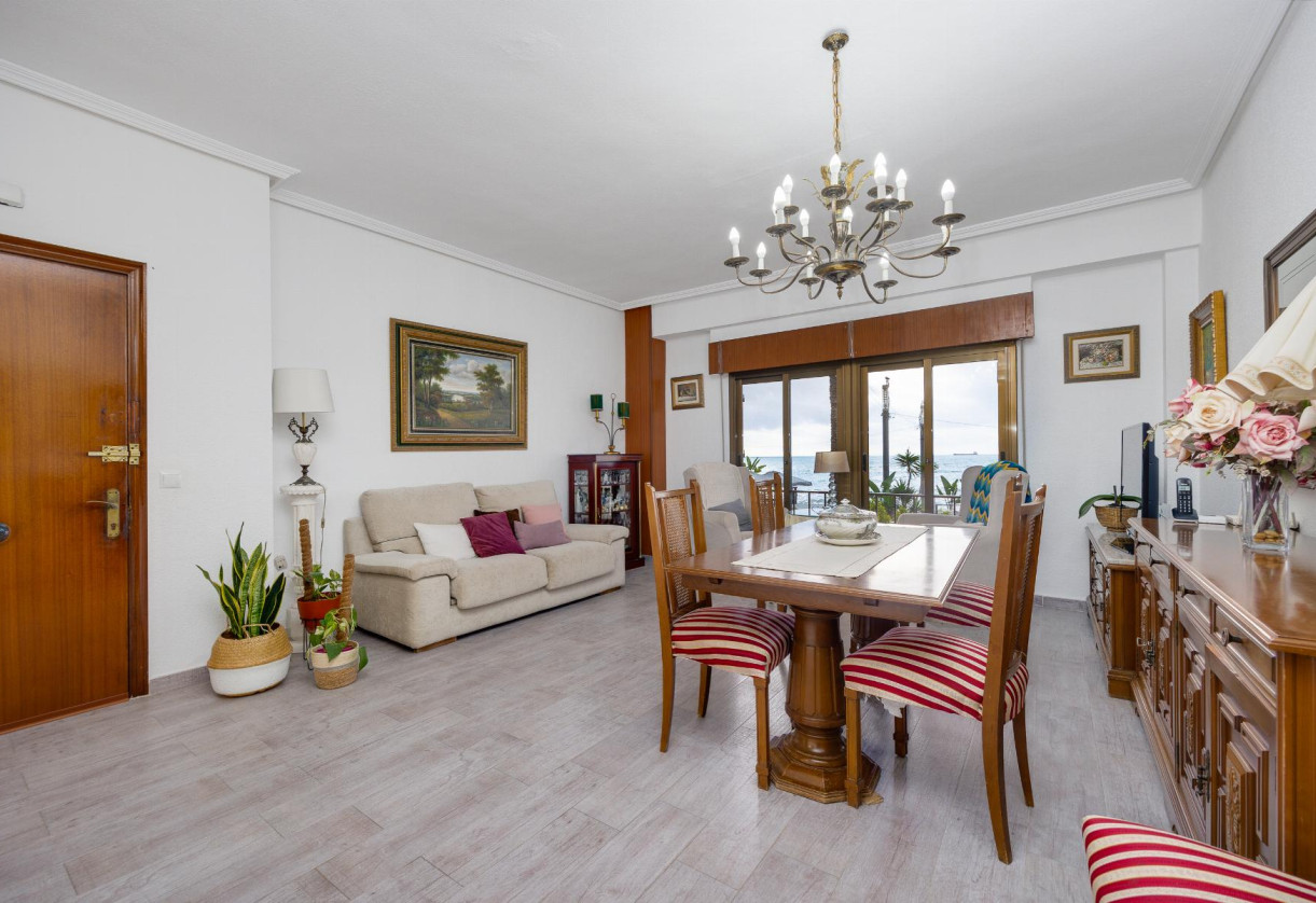 Rynek wtórny · APARTAMENTO · Torrevieja · Piscinas naturales