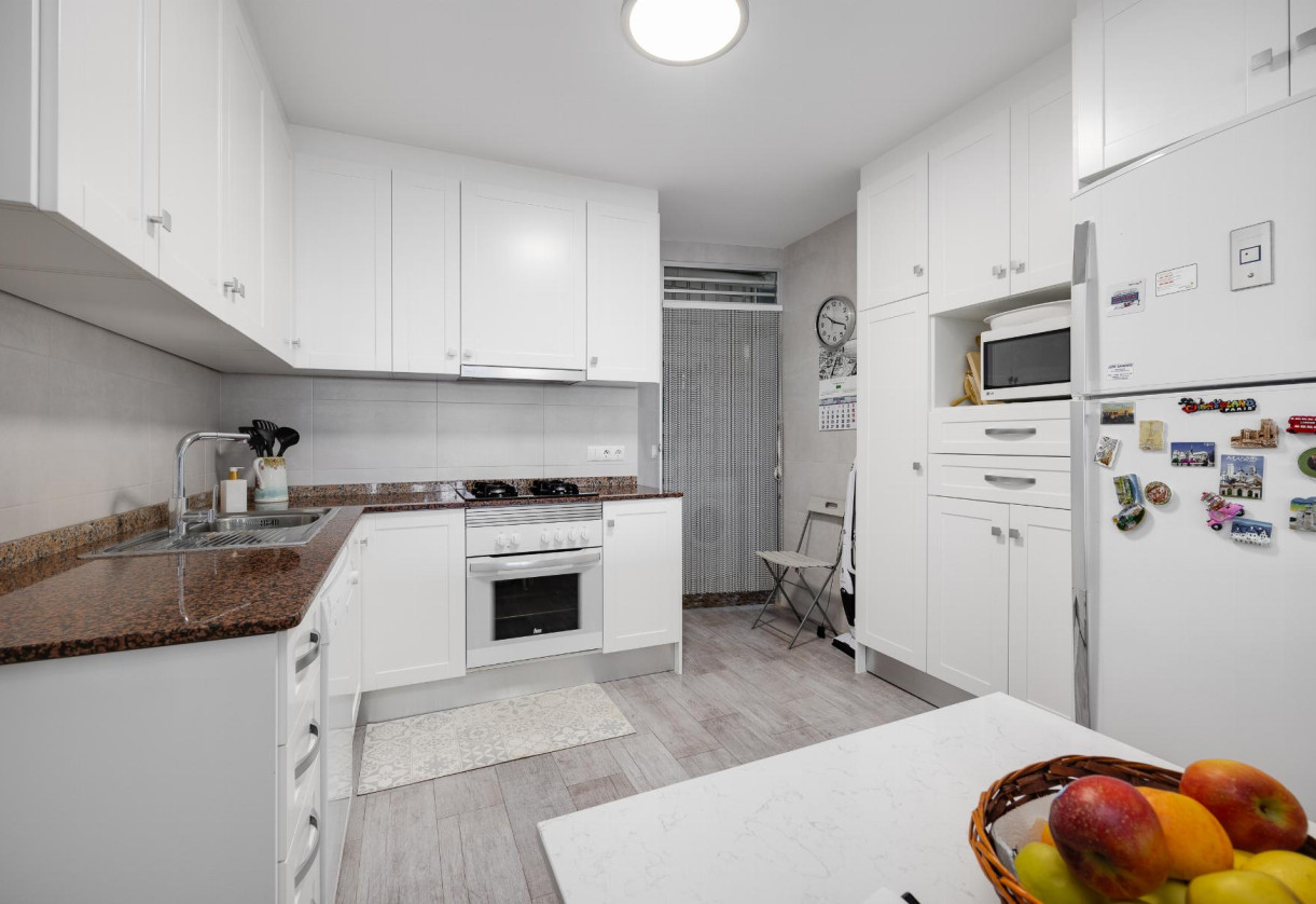 Rynek wtórny · APARTAMENTO · Torrevieja · Piscinas naturales