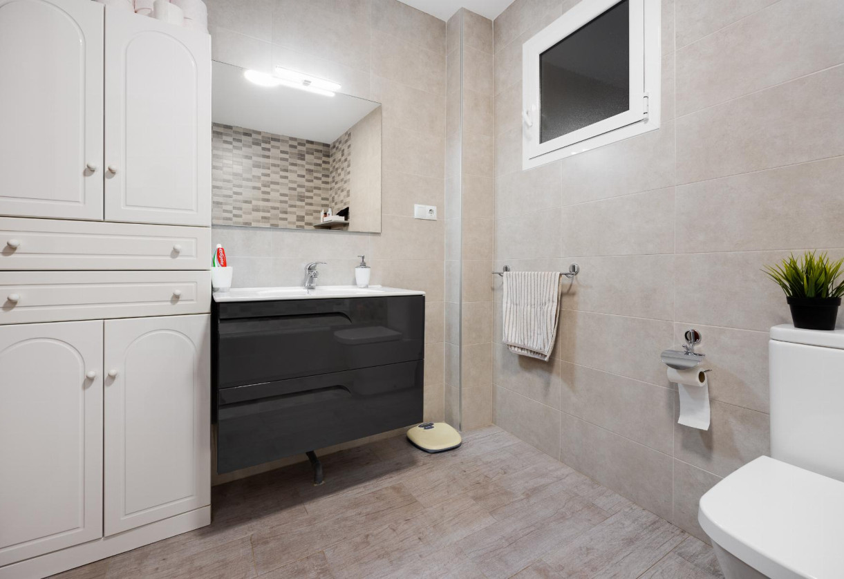 Rynek wtórny · APARTAMENTO · Torrevieja · Piscinas naturales