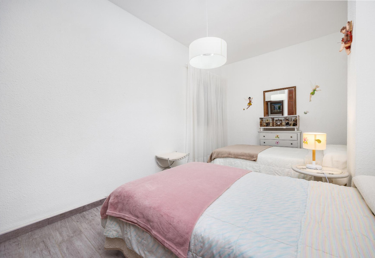 Rynek wtórny · APARTAMENTO · Torrevieja · Piscinas naturales