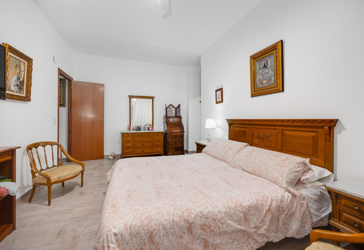 Rynek wtórny · APARTAMENTO · Torrevieja · Piscinas naturales