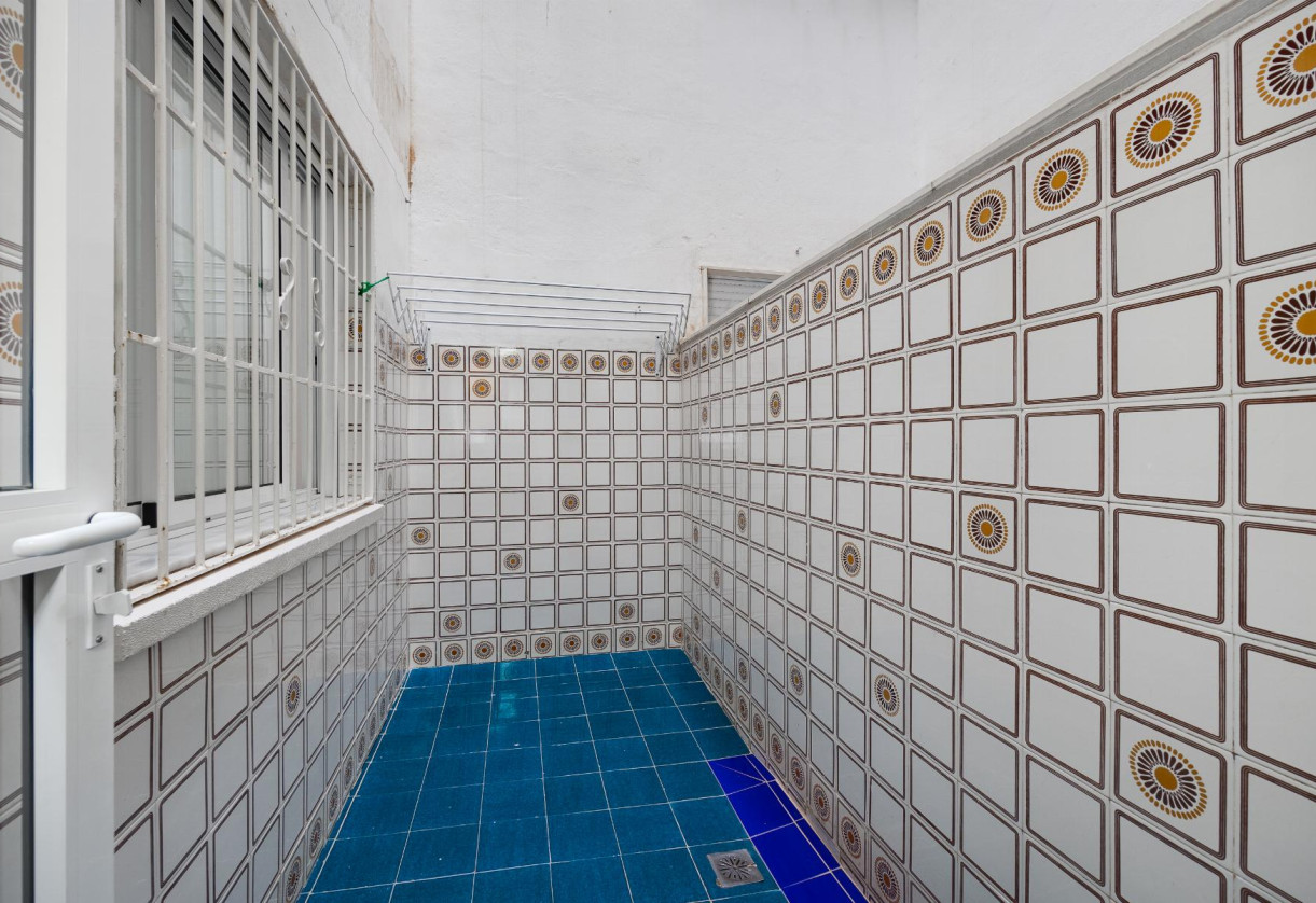 Rynek wtórny · APARTAMENTO · Torrevieja · Piscinas naturales