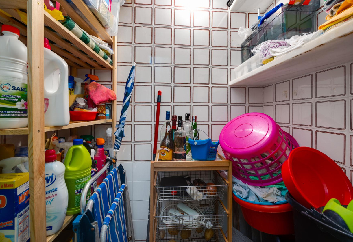 Rynek wtórny · APARTAMENTO · Torrevieja · Piscinas naturales