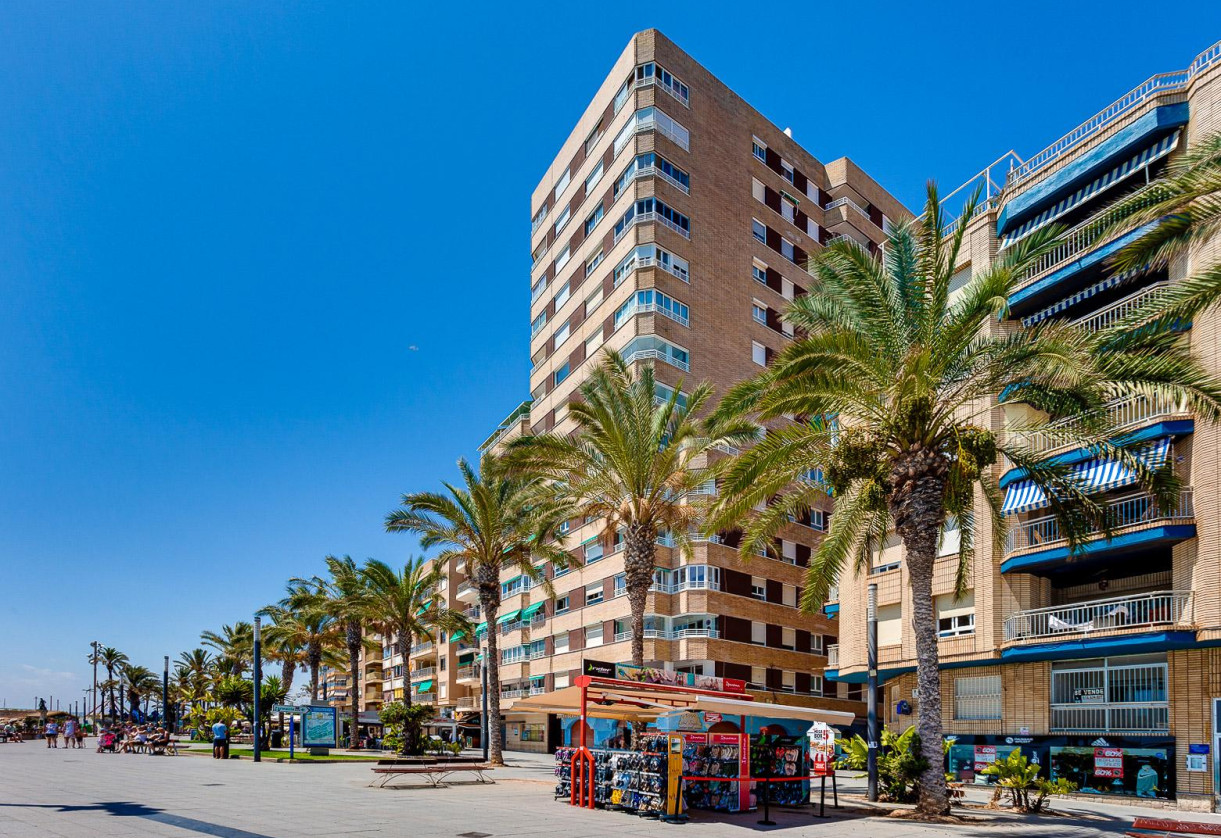Rynek wtórny · APARTAMENTO · Torrevieja · Piscinas naturales