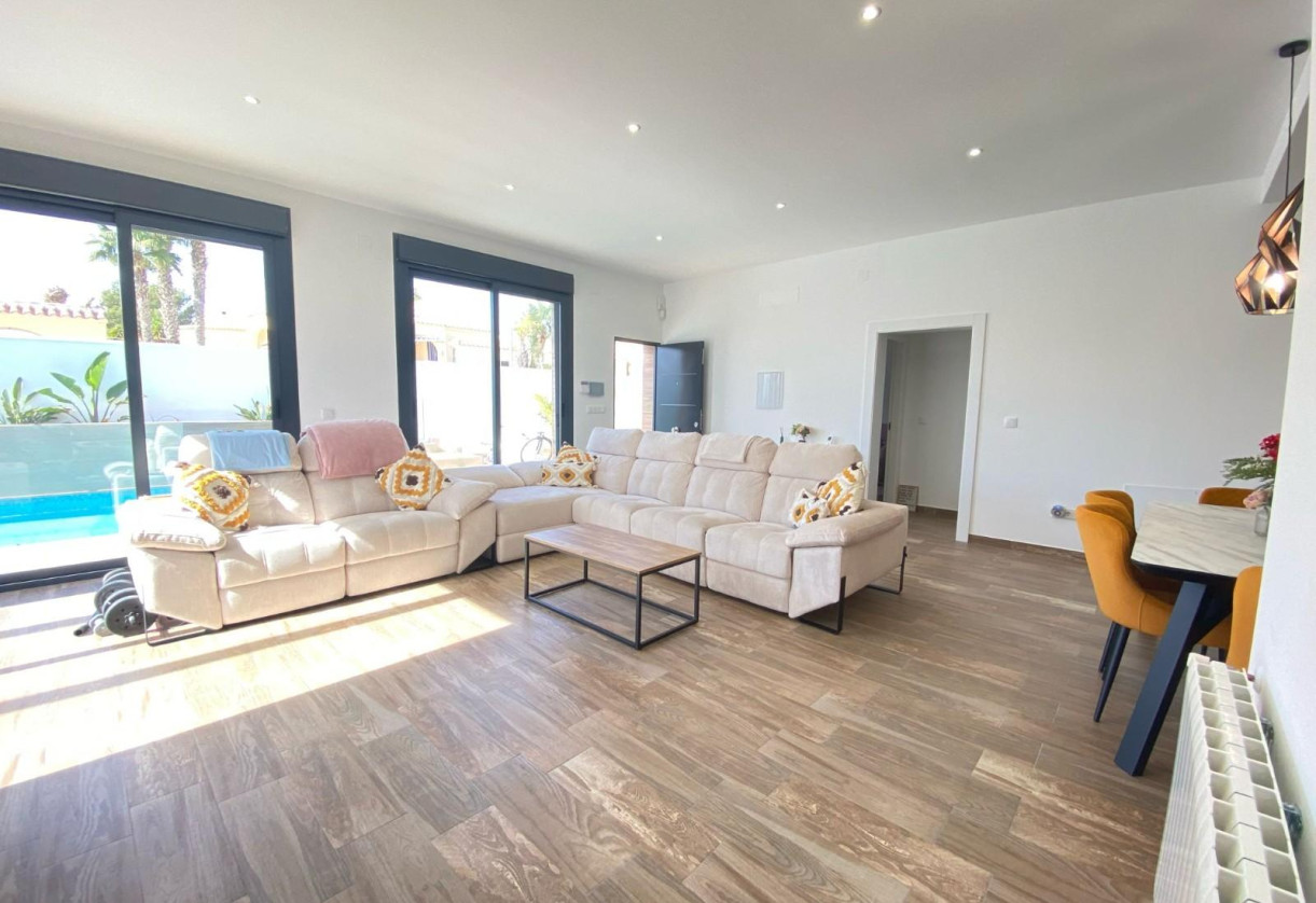 Resale · Chalet · Orihuela Costa · villamartin