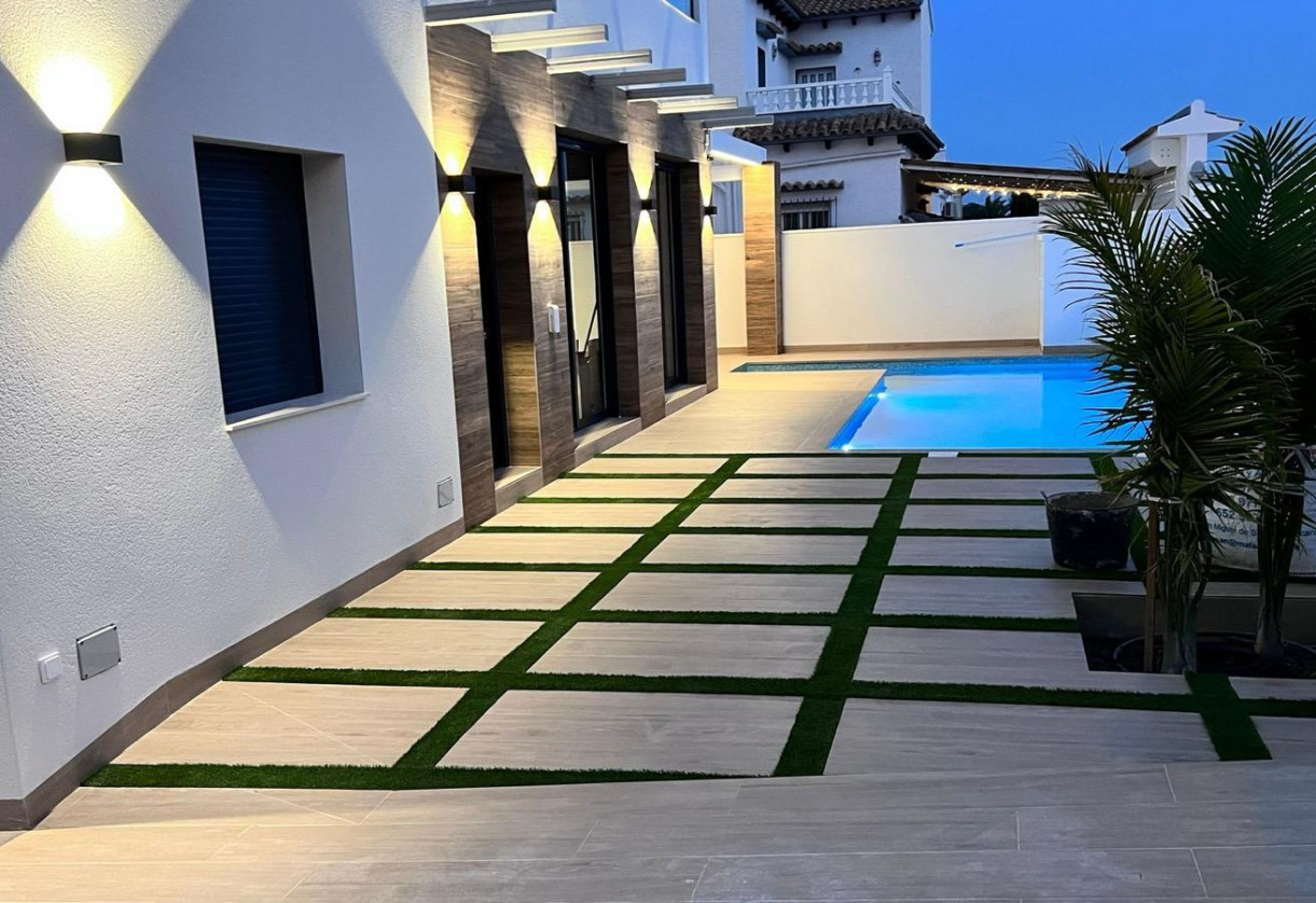 Resale · Chalet · Orihuela Costa · villamartin