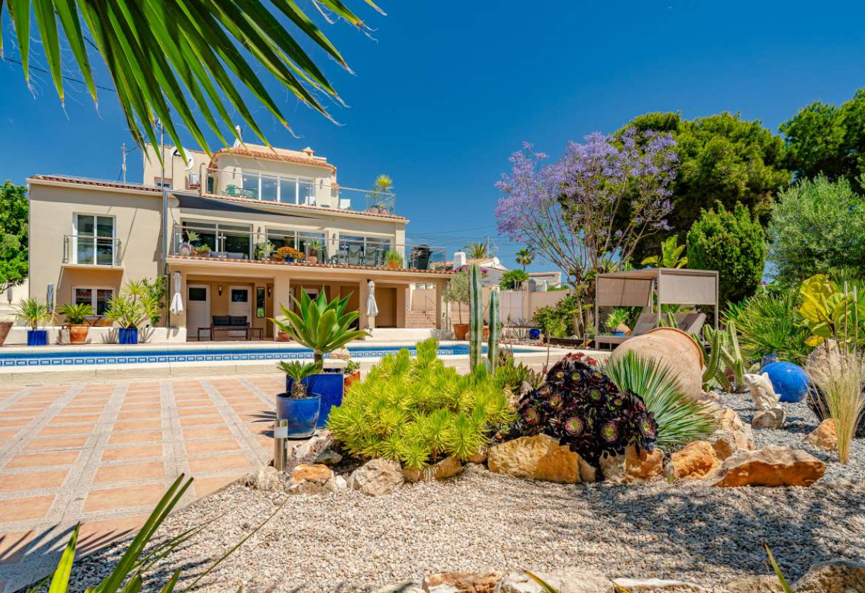 Resale · detached house · Calpe