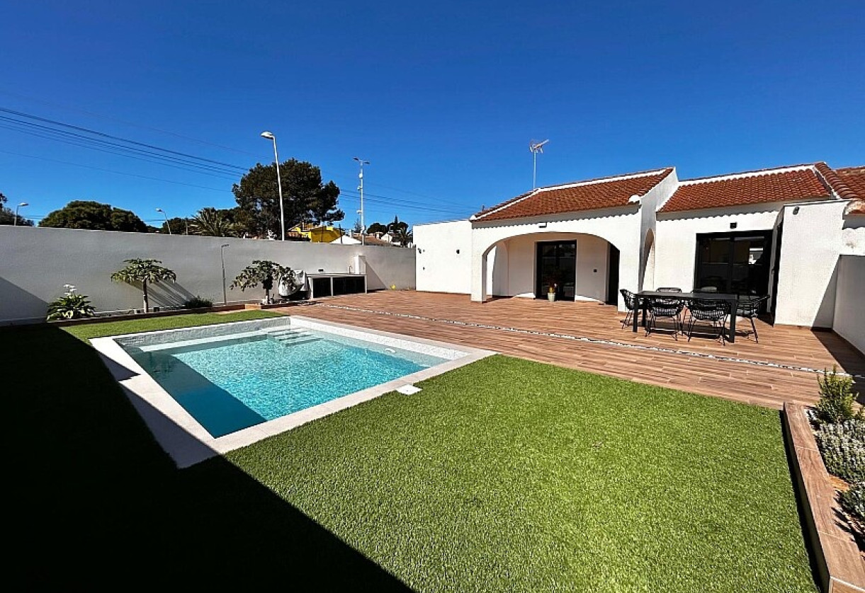 Resale · Luxury villa · Torrevieja · Los balcones