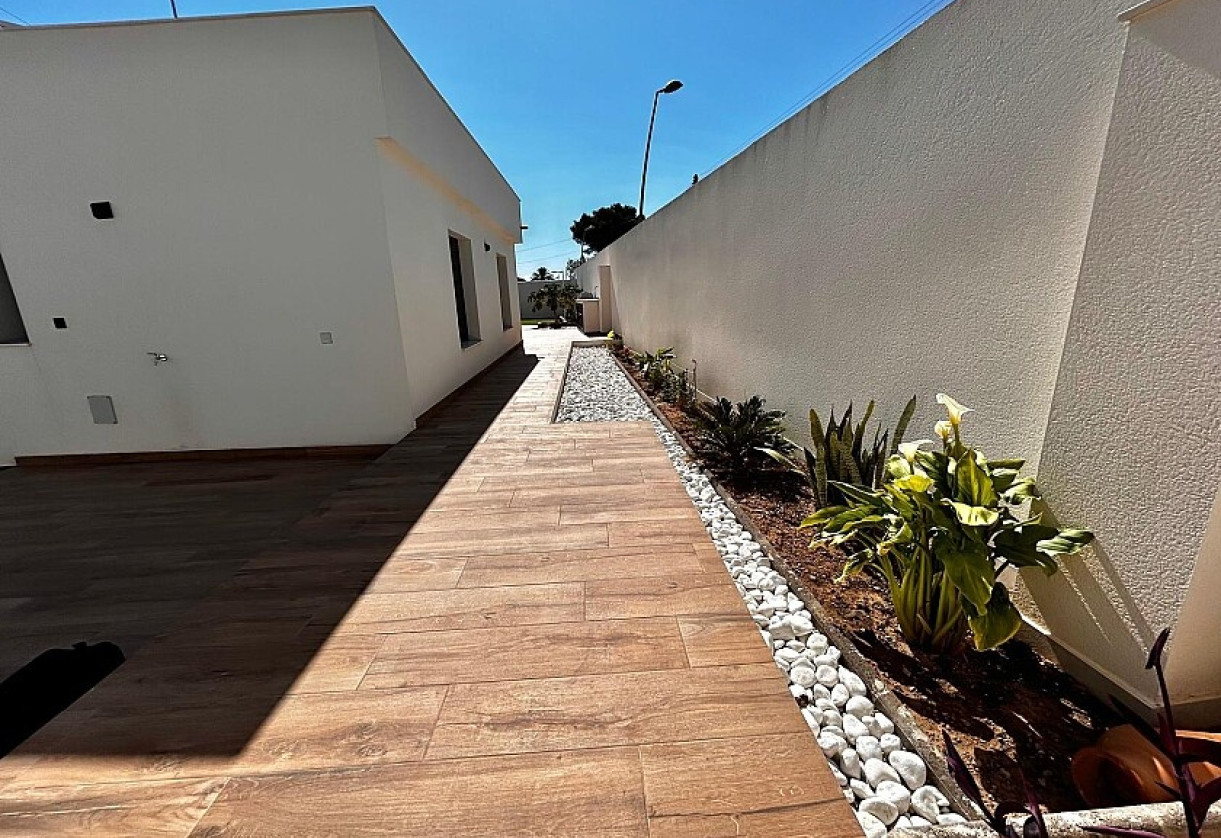 Resale · Luxury villa · Torrevieja · Los balcones