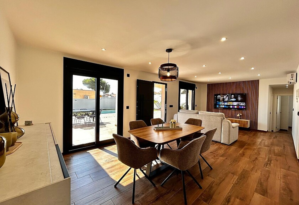 Resale · Luxury villa · Torrevieja · Los balcones