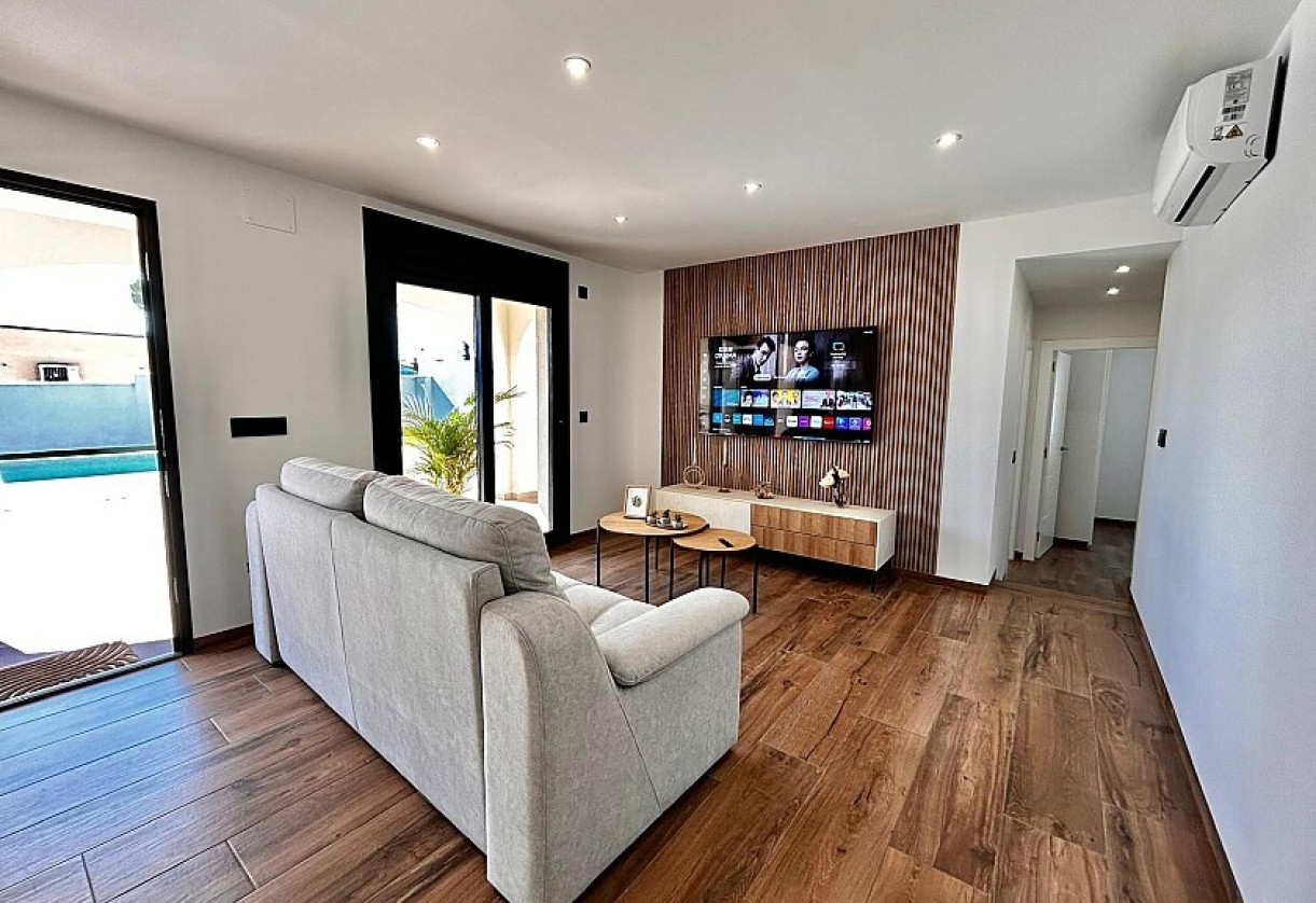 Resale · Luxury villa · Torrevieja · Los balcones