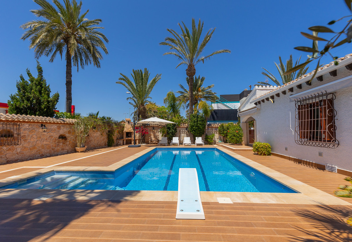 Resale · Villa · Orihuela · Orihuela Costa
