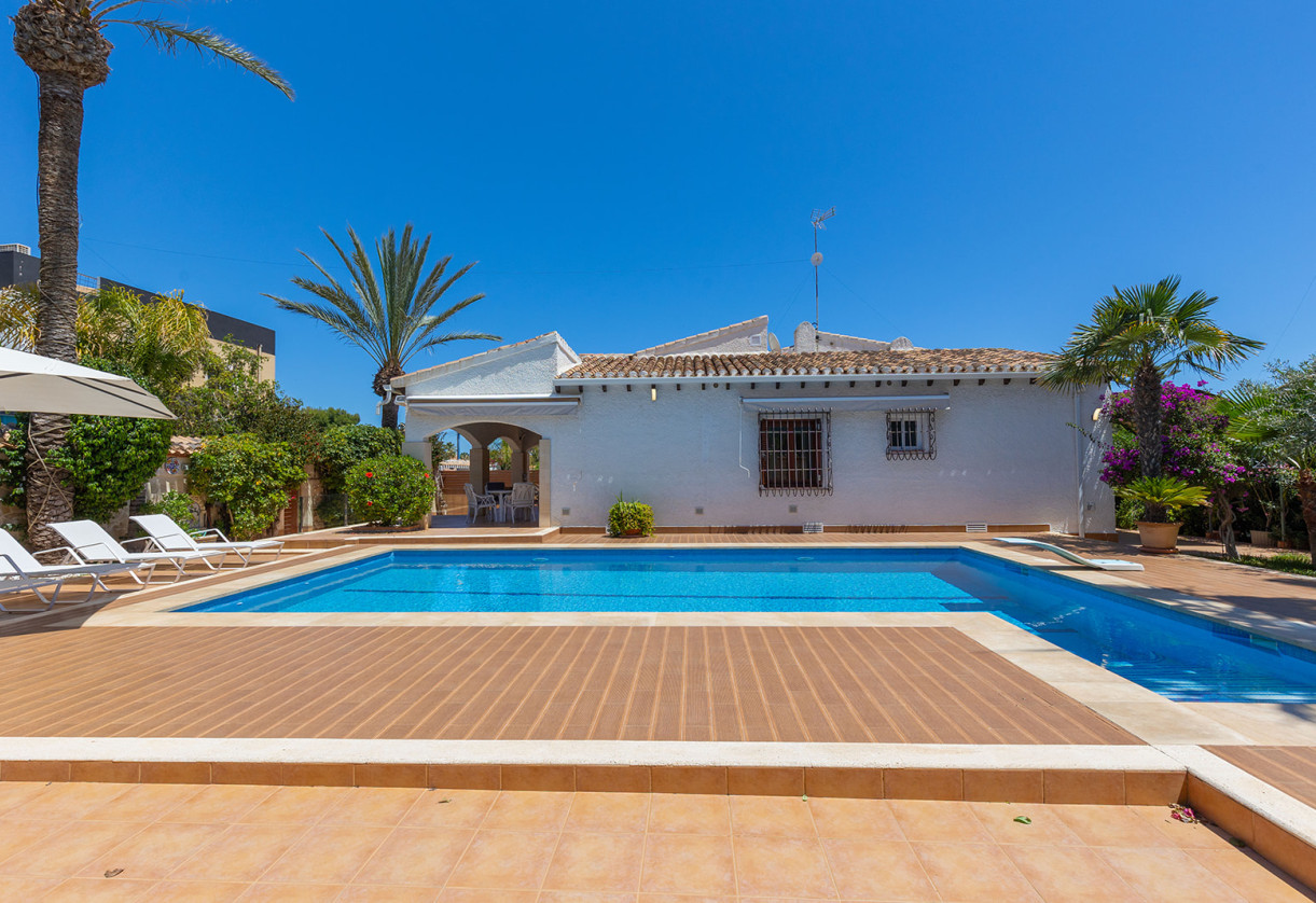 Resale · Villa · Orihuela · Orihuela Costa