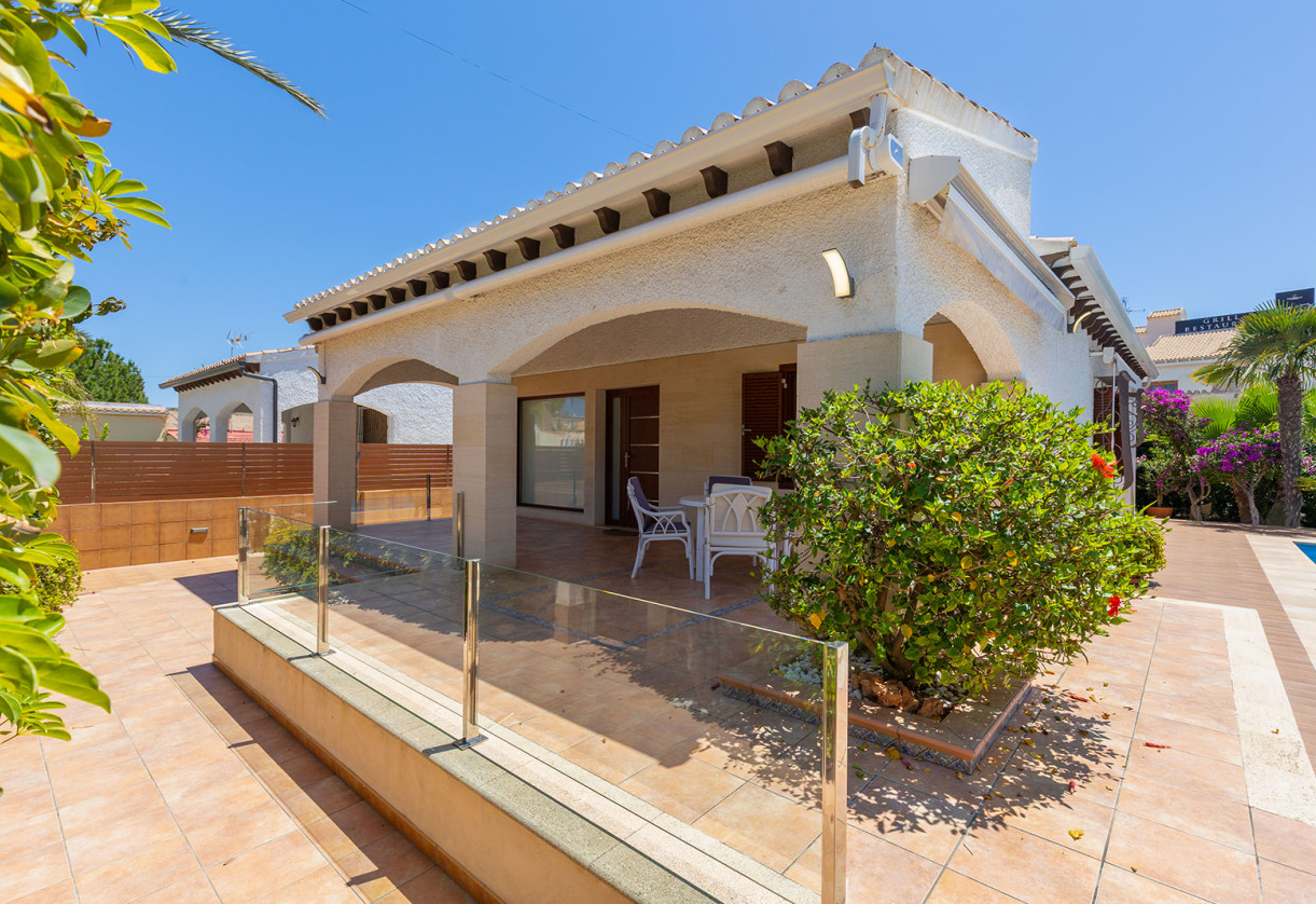 Resale · Villa · Orihuela · Orihuela Costa
