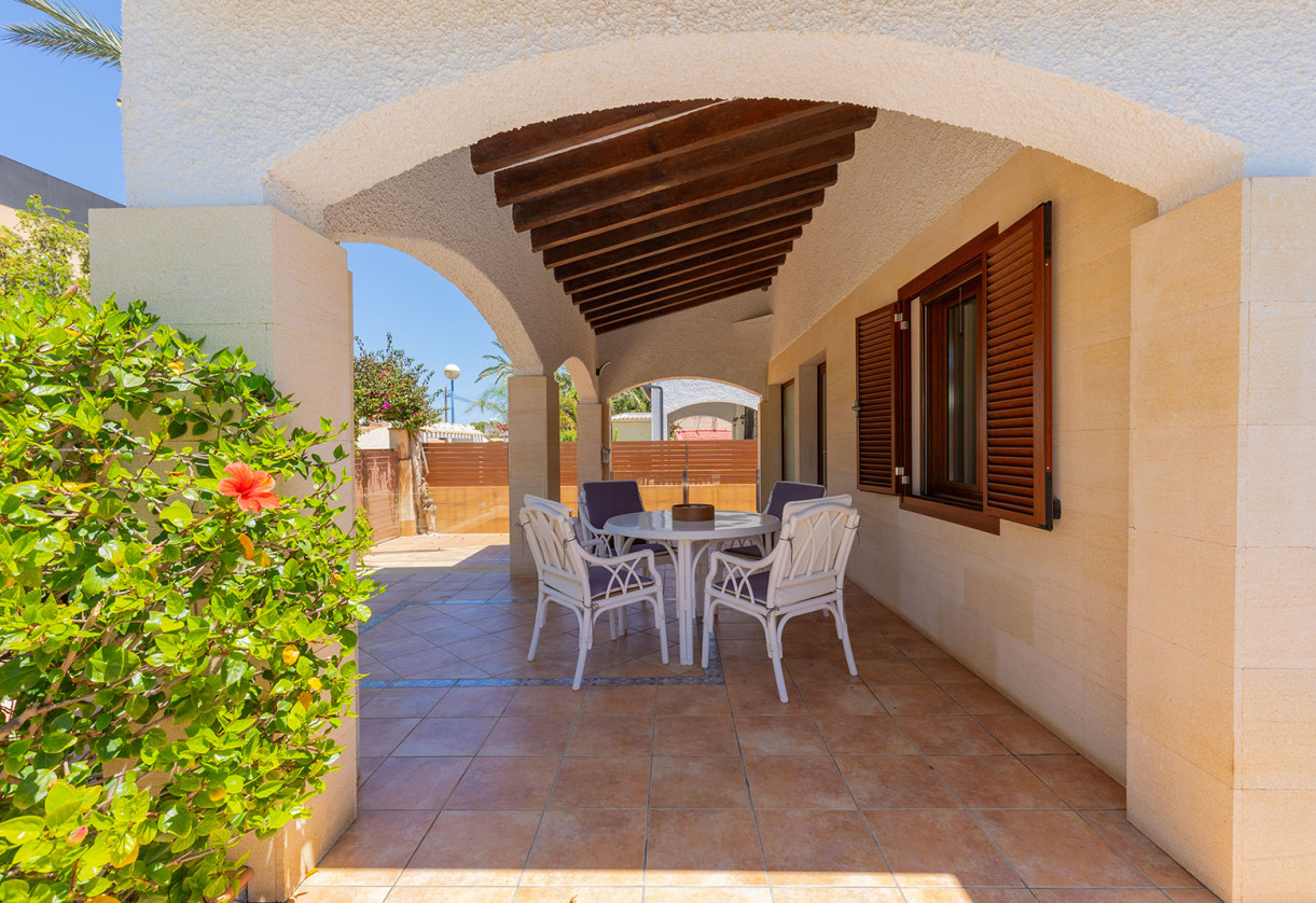 Resale · Villa · Orihuela · Orihuela Costa