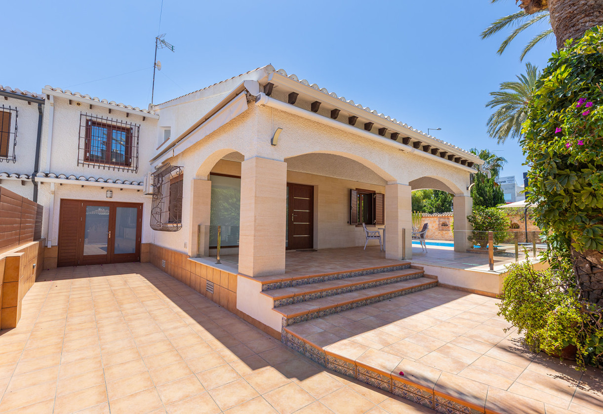 Resale · Villa · Orihuela · Orihuela Costa