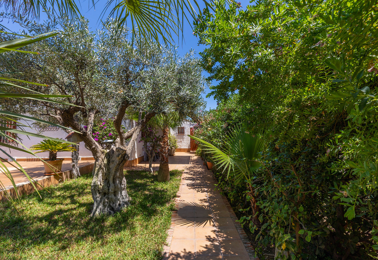 Resale · Villa · Orihuela · Orihuela Costa