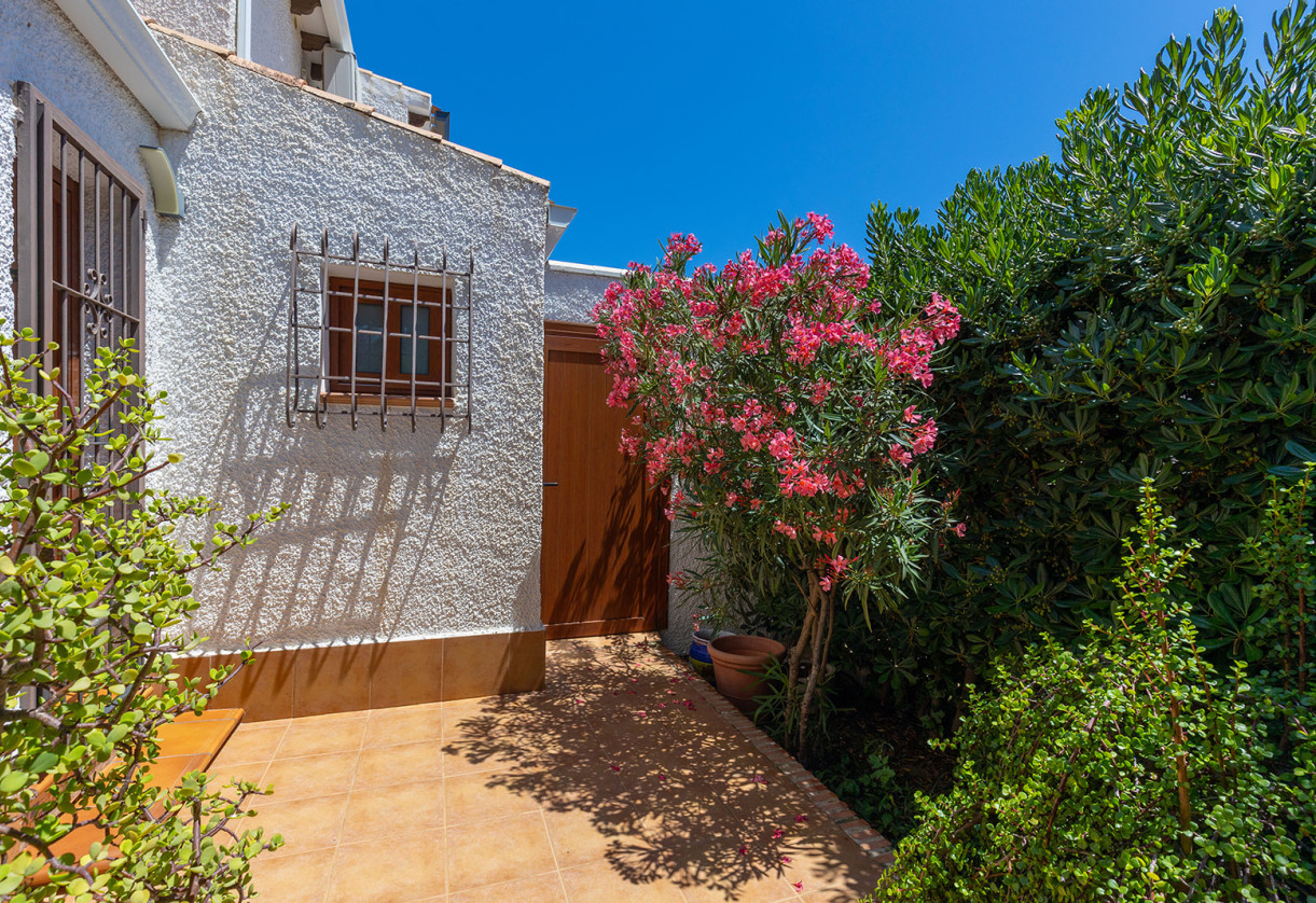 Resale · Villa · Orihuela · Orihuela Costa