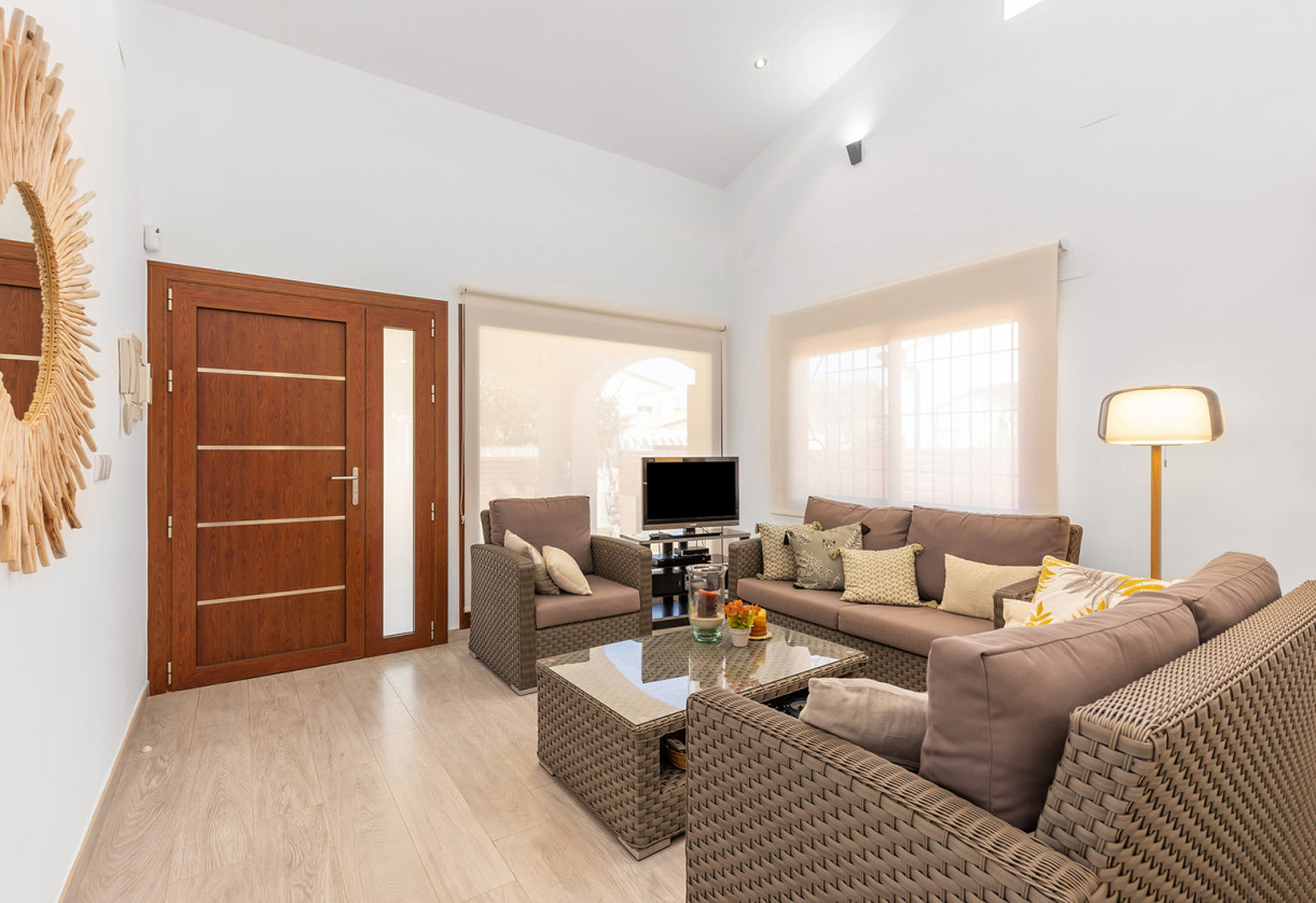 Resale · Villa · Orihuela · Orihuela Costa