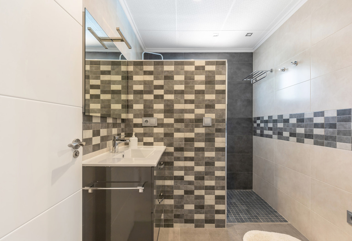 Resale · Villa · Orihuela · Orihuela Costa