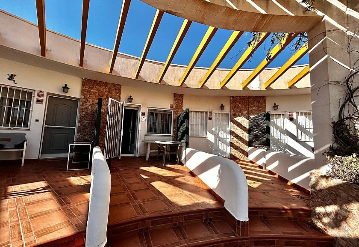 Resale · Semidetached villa · Mil Palmeras