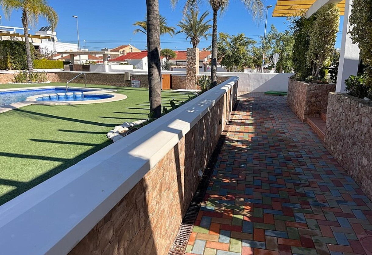 Resale · Semidetached villa · Mil Palmeras