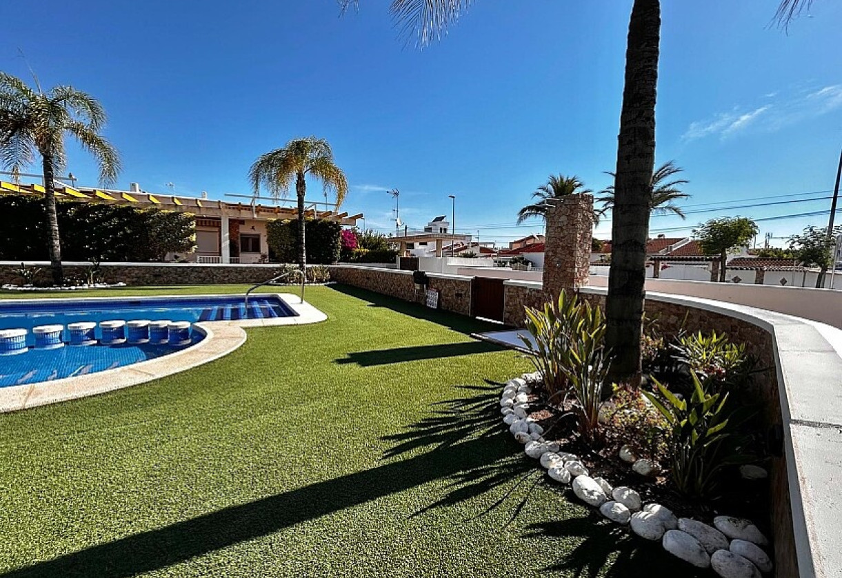 Resale · Semidetached villa · Mil Palmeras