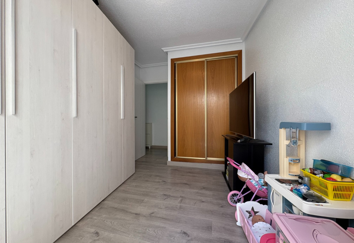 Resale · Apartment · Torrevieja · Centro