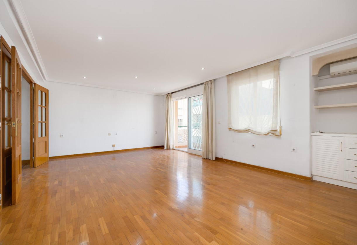 Reventa · APARTAMENTO · Torrevieja · Centro