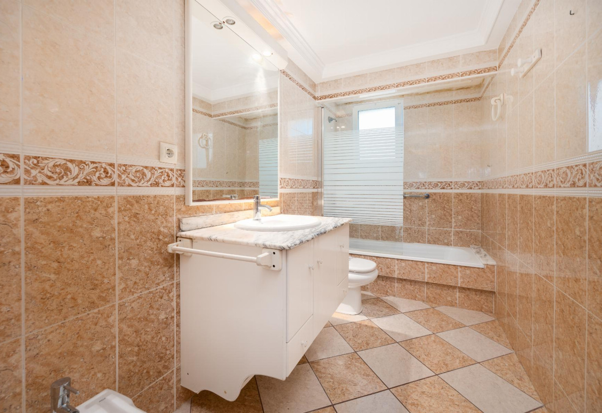 Reventa · APARTAMENTO · Torrevieja · Centro