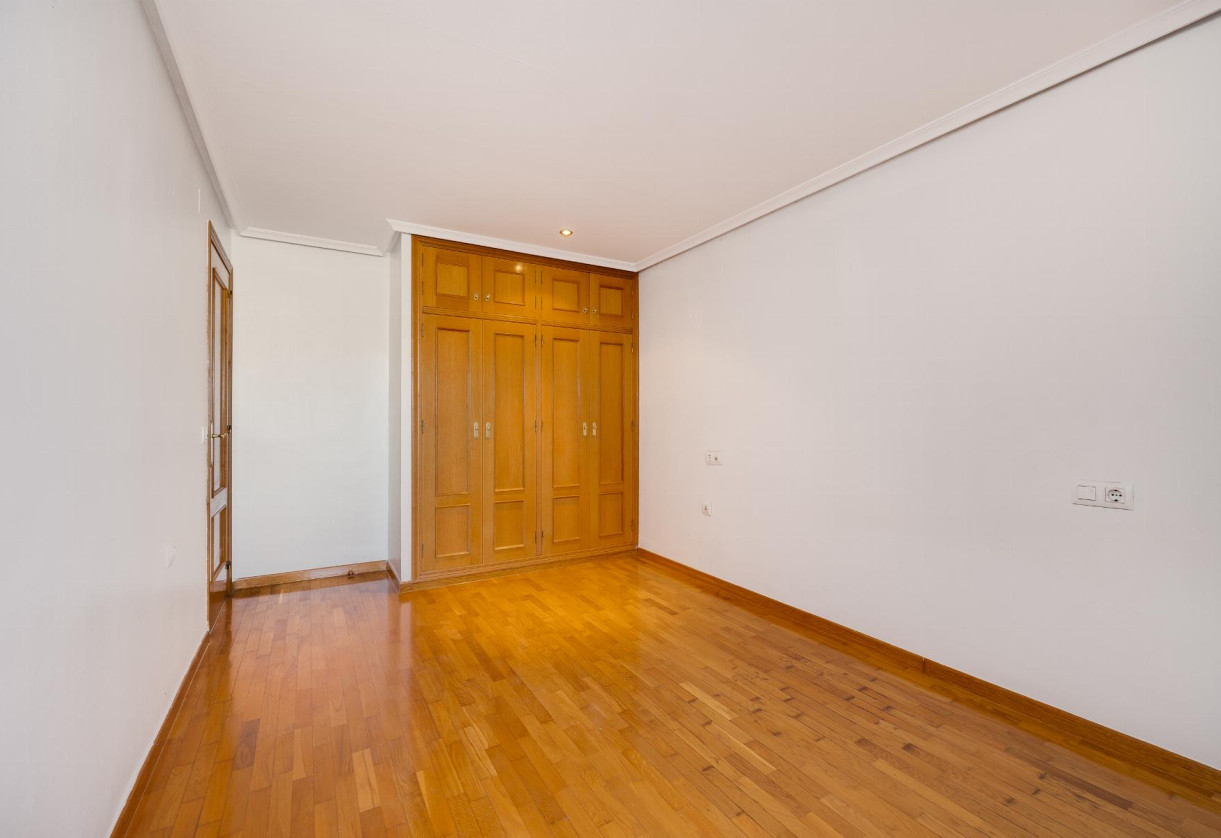 Reventa · APARTAMENTO · Torrevieja · Centro
