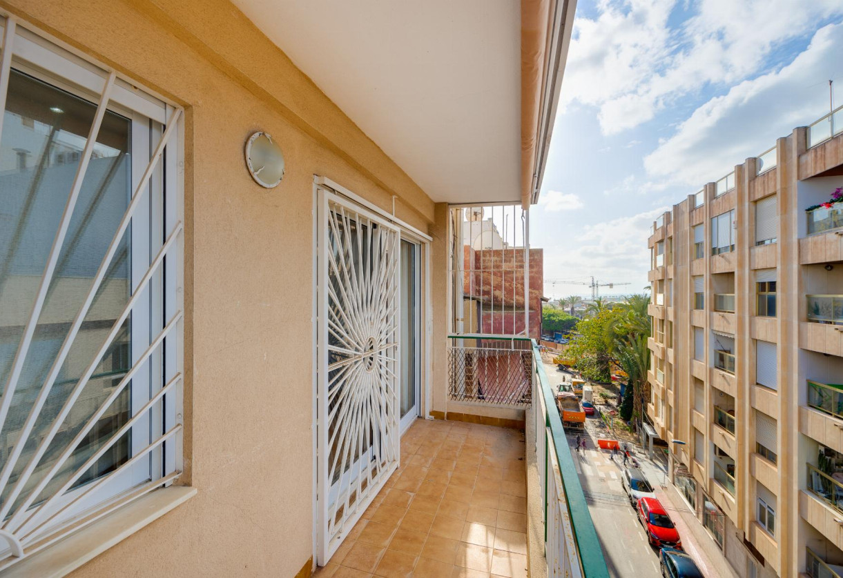 Reventa · APARTAMENTO · Torrevieja · Centro