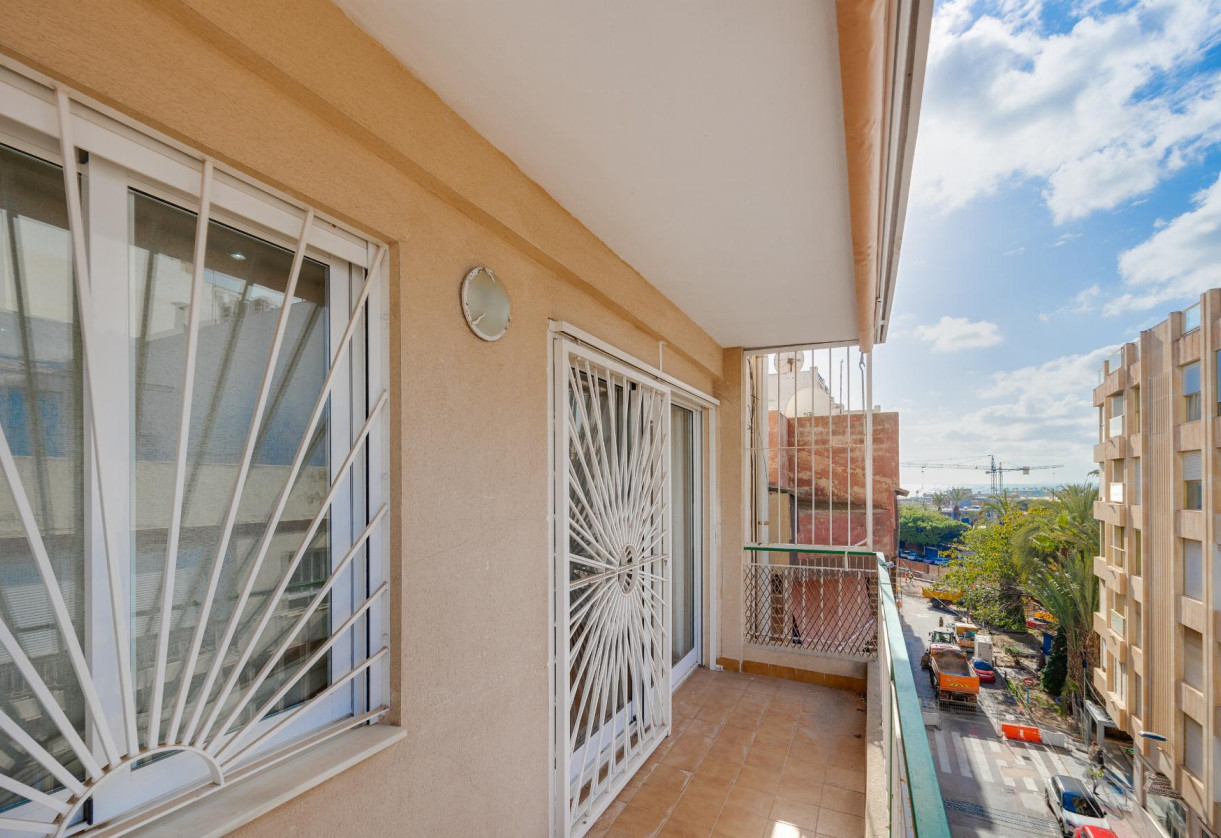 Reventa · APARTAMENTO · Torrevieja · Centro
