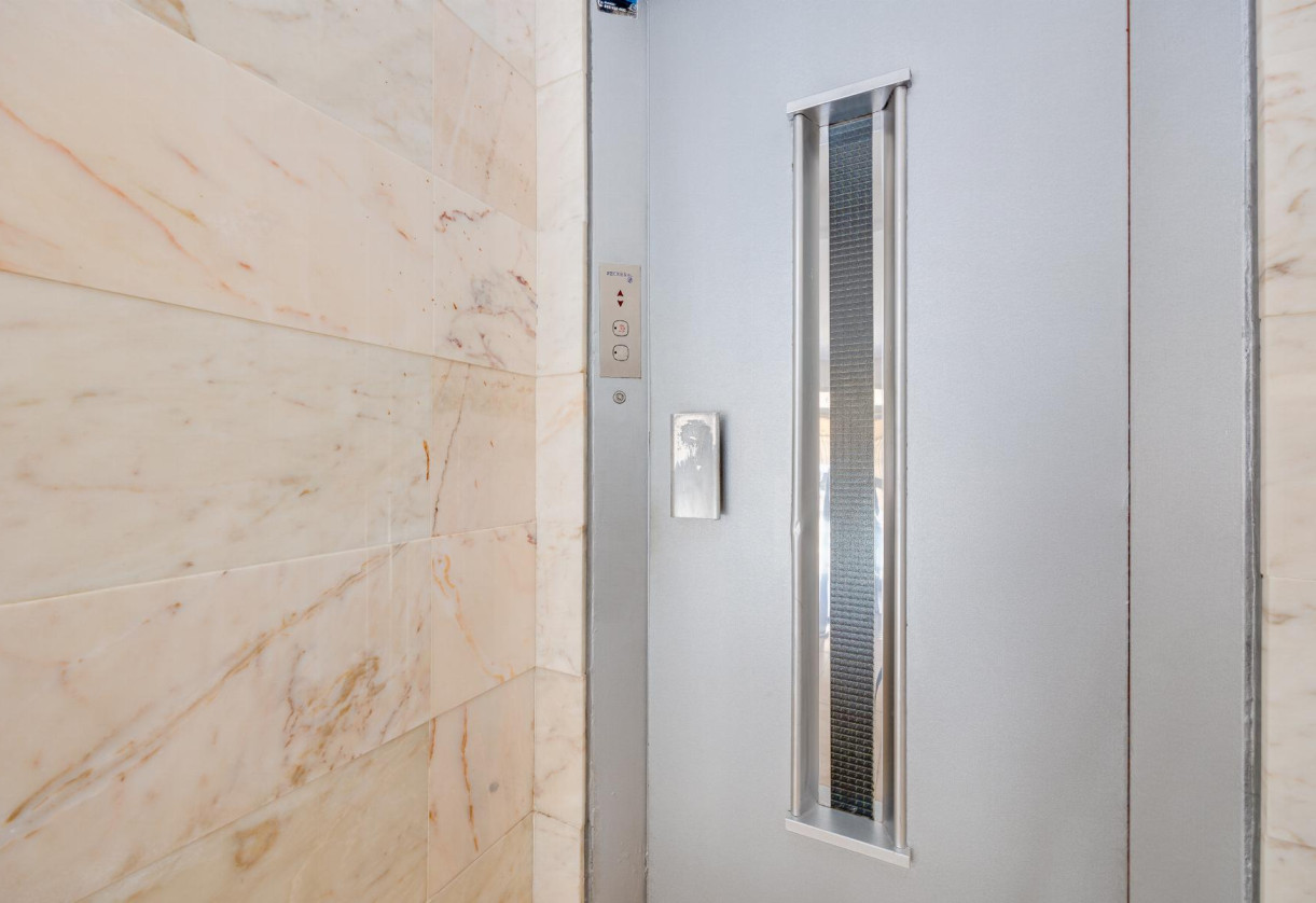 Reventa · APARTAMENTO · Torrevieja · Centro