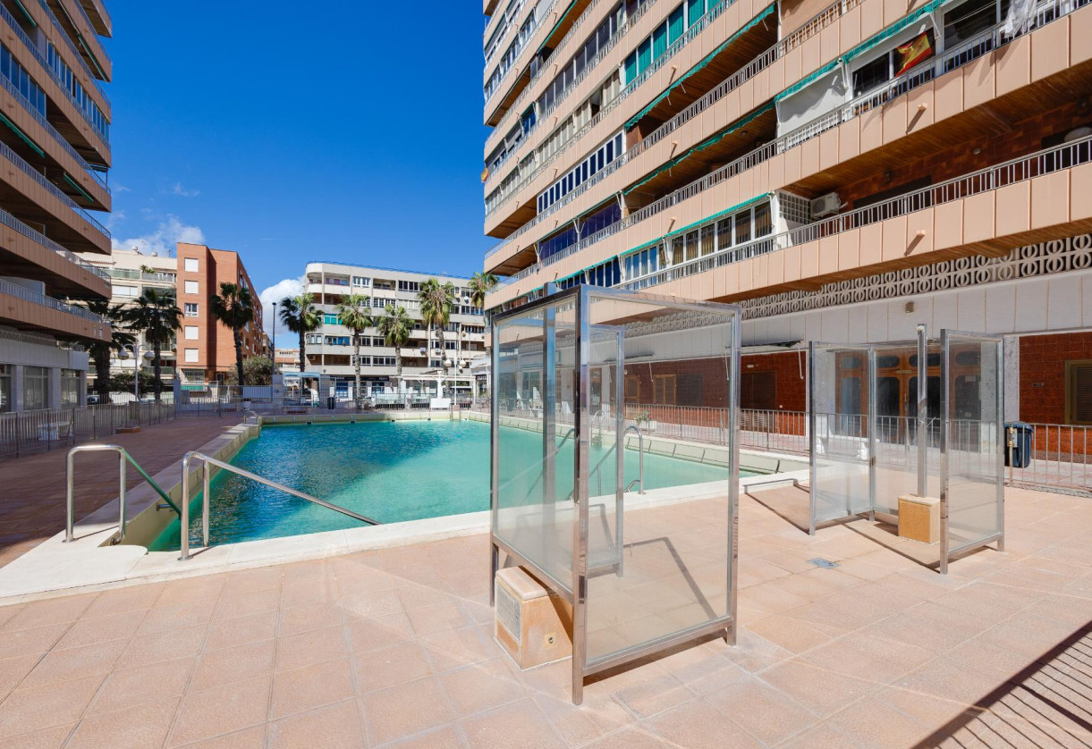 Resale · APARTAMENTO · Torrevieja · Playa Acequion