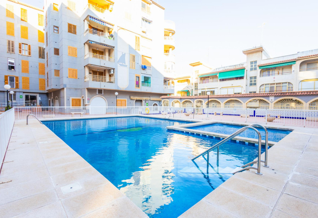 Resale · APARTAMENTO · Torrevieja · Playa del Acequión