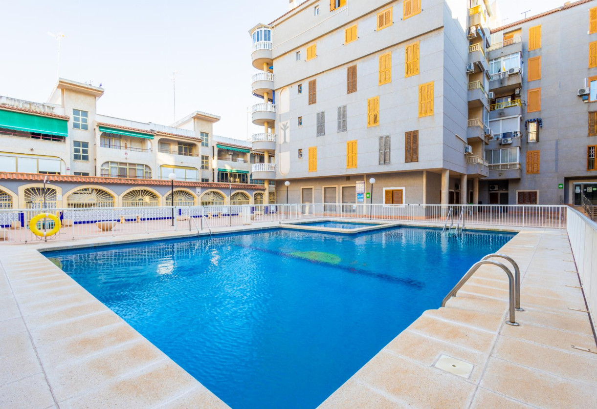 Resale · APARTAMENTO · Torrevieja · Playa del Acequión
