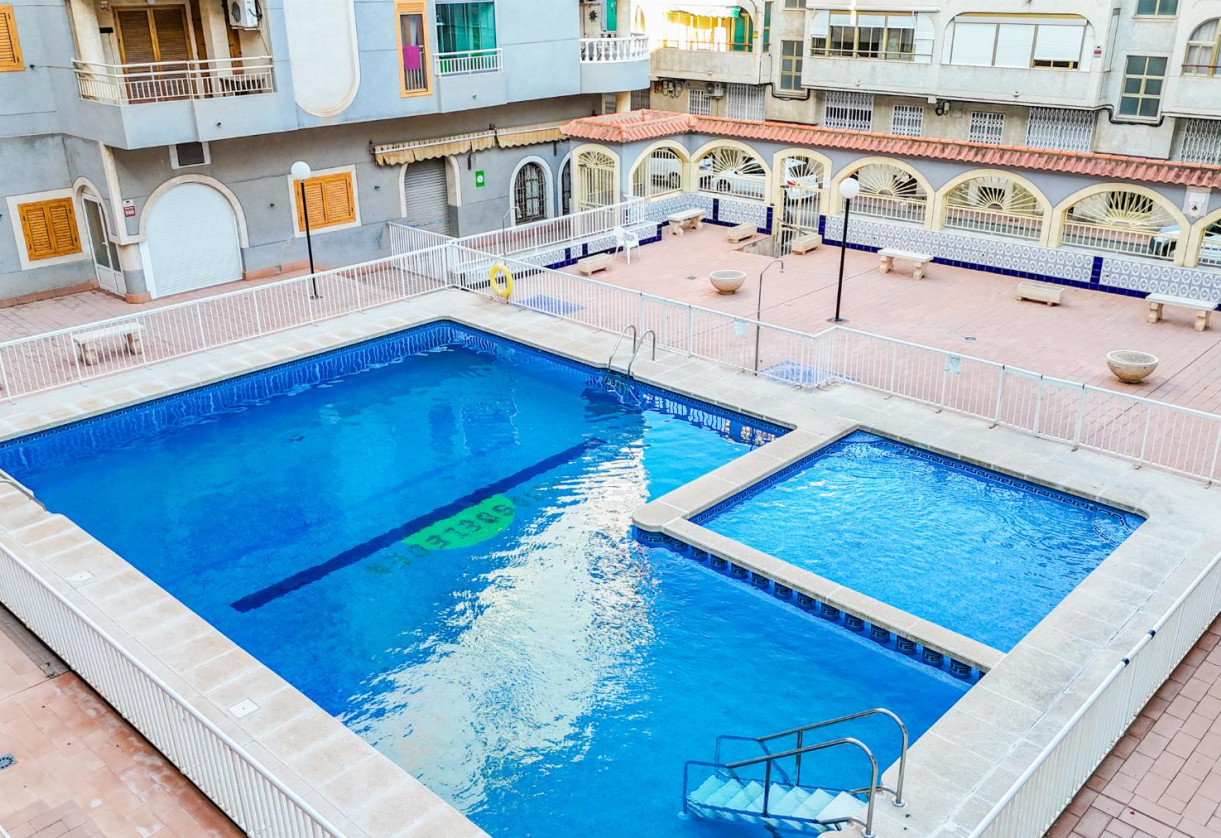 Resale · APARTAMENTO · Torrevieja · Playa del Acequión