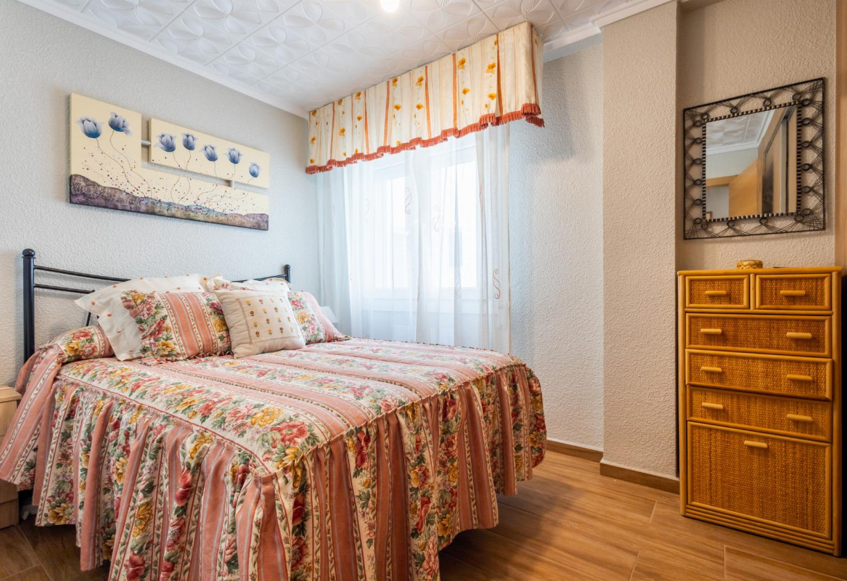 Resale · APARTAMENTO · Torrevieja · Playa del Acequión
