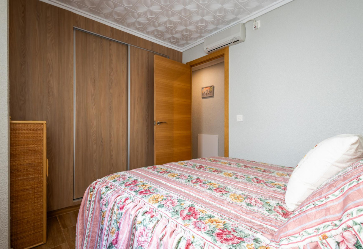 Resale · APARTAMENTO · Torrevieja · Playa del Acequión