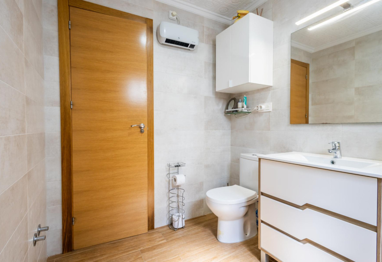 Resale · APARTAMENTO · Torrevieja · Playa del Acequión