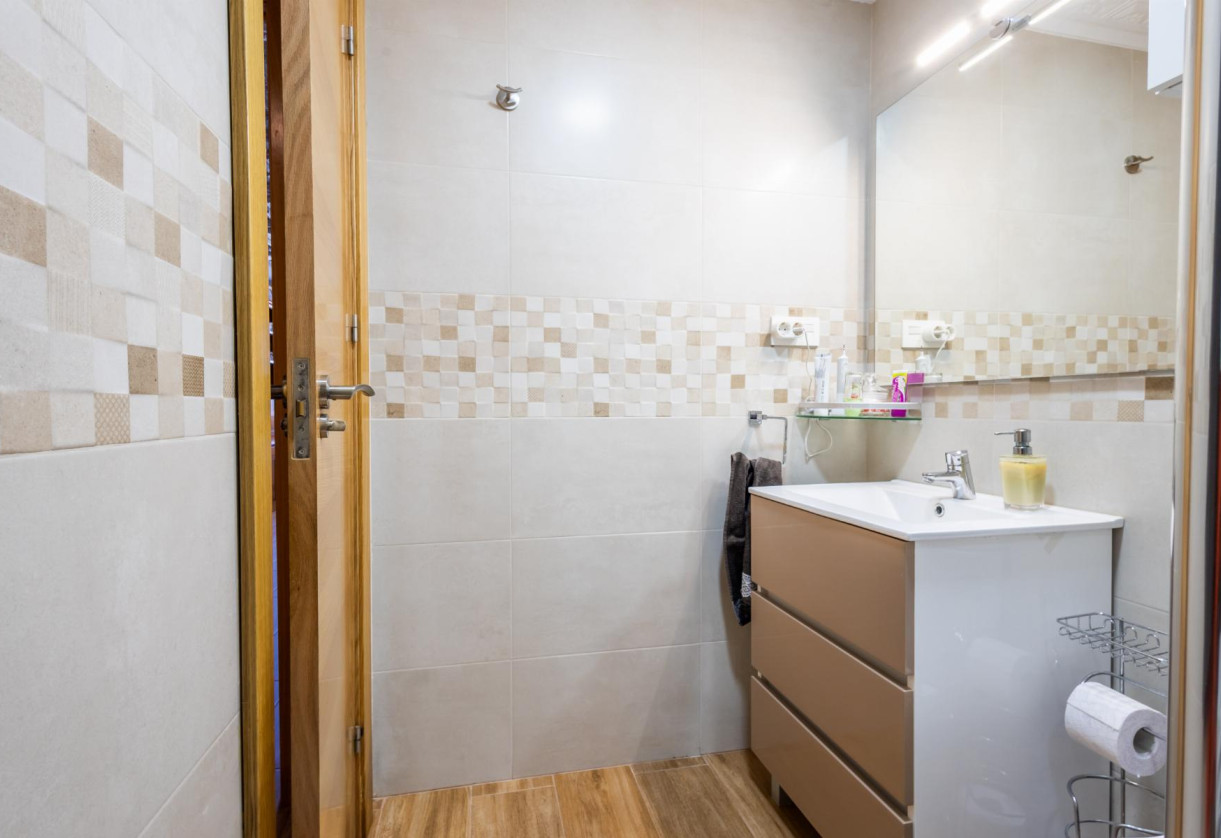 Resale · APARTAMENTO · Torrevieja · Playa del Acequión